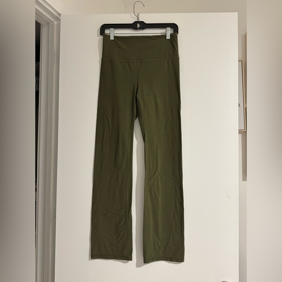 Athleta “Dark Olive” 🫒 Straight Leg Leggings Activewear Athleisure Casual $99 - Picture 2 of 5